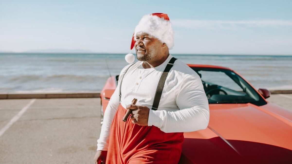 Timeless Christmas Wreaths & Perfect Tree Skirt